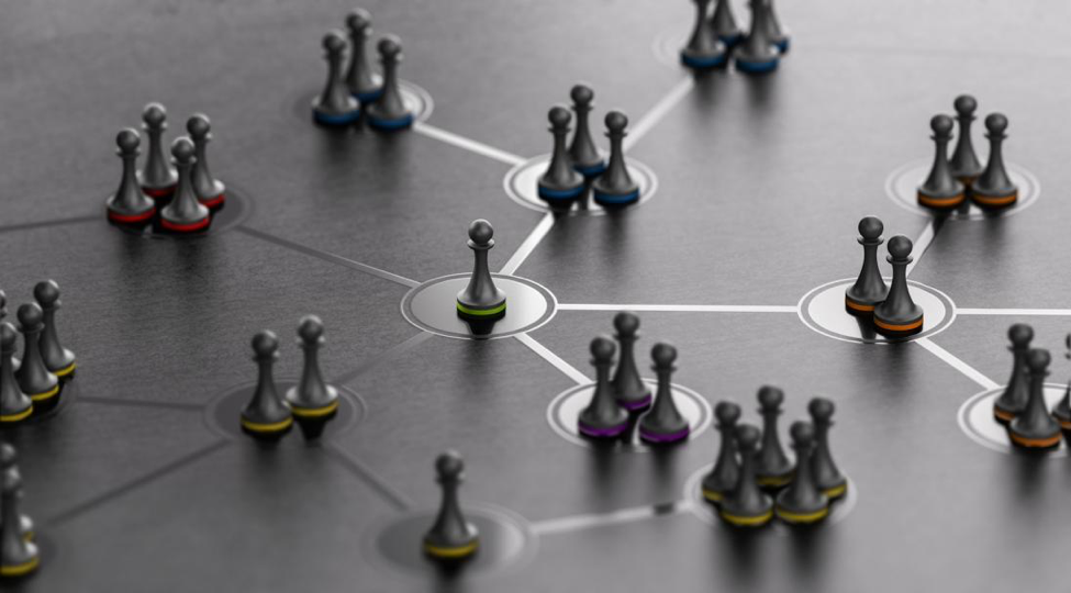 Pawns showing nodes collaborate